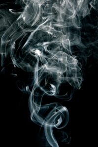 Enlever l&rsquo;odeur de cigarette dans une voiture