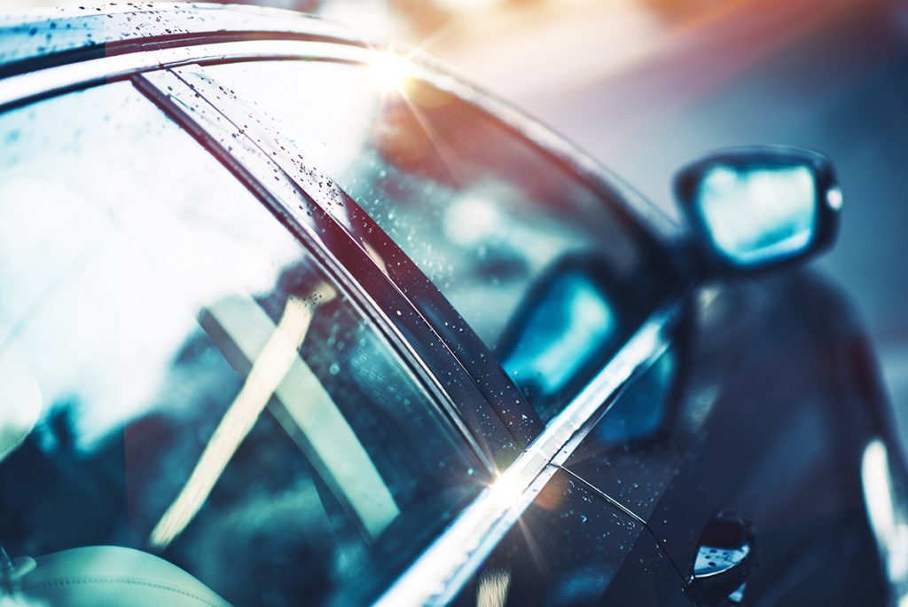 Nettoyer vitre voiture sans traces et enlever l